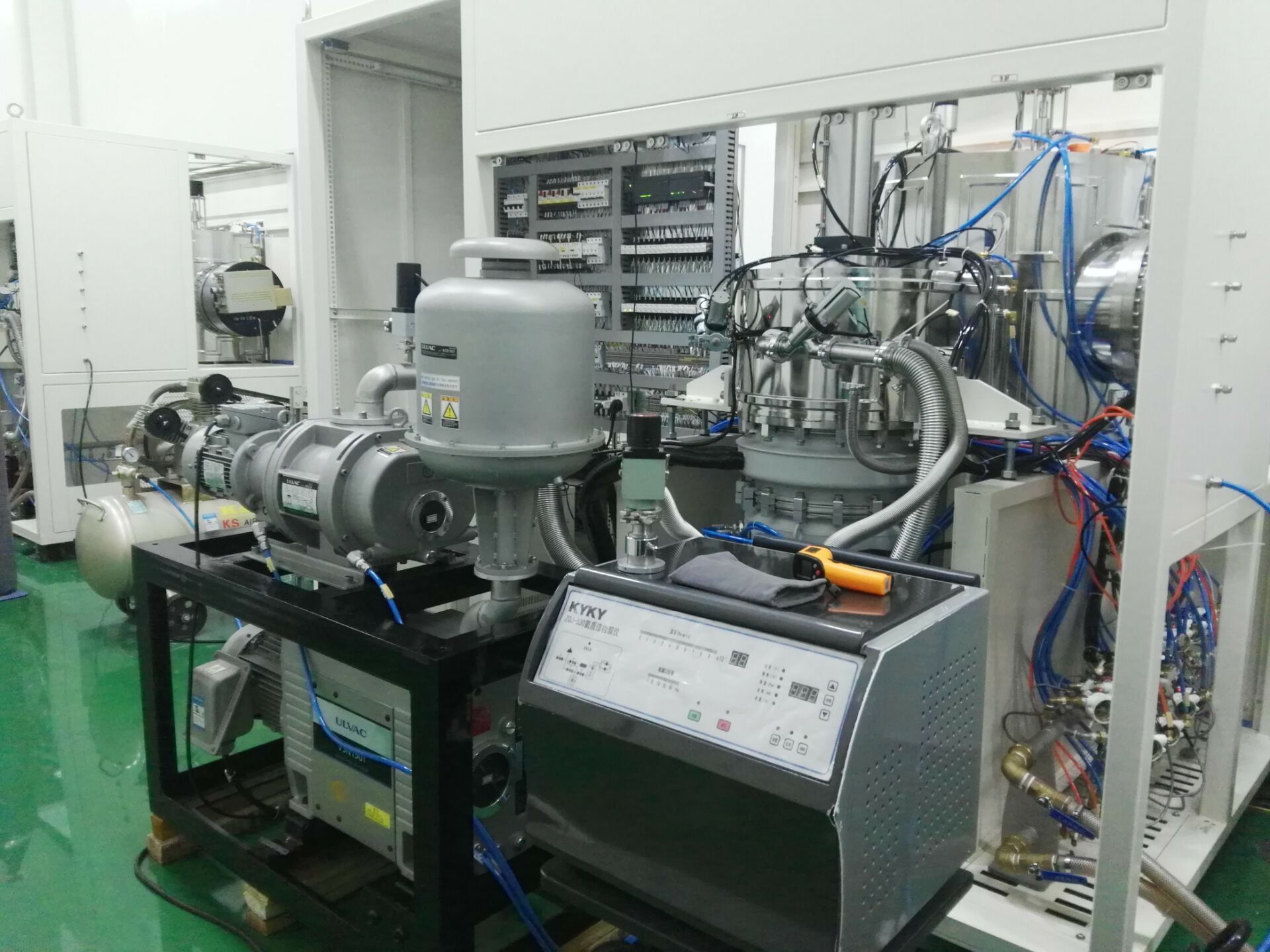 真空蒸發鍍膜機的蒸發源種類及其在電子真空器件制造中的工作方式